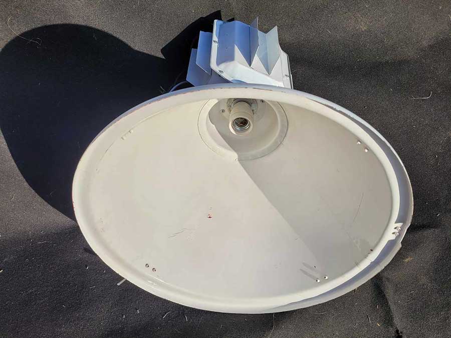Lampe industrielle blanche, aspect vintage