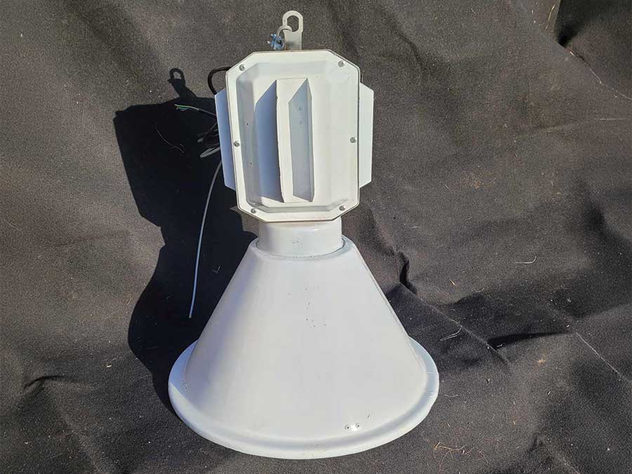 Lampe industrielle blanche, aspect vintage