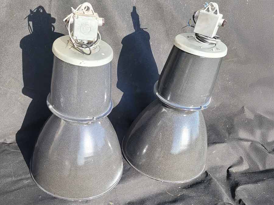 Lampe industrielle grise