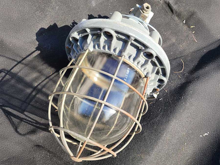 Lampe phare modèle 1